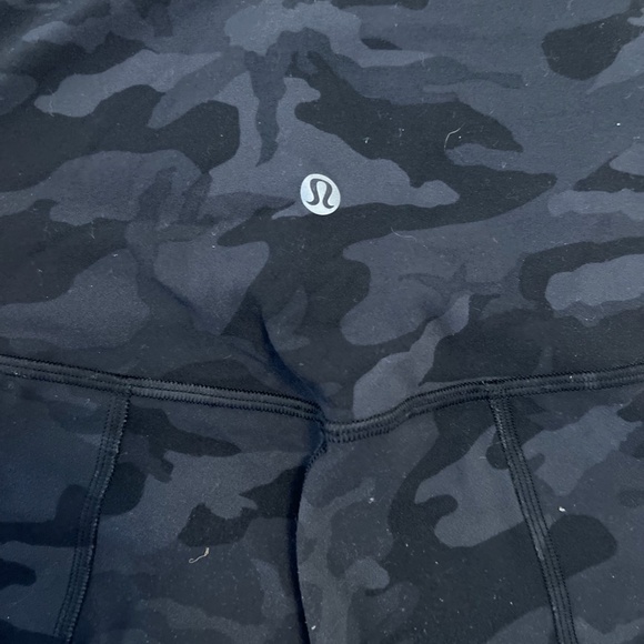 Lululemon Camo shorts - Picture 3 of 4